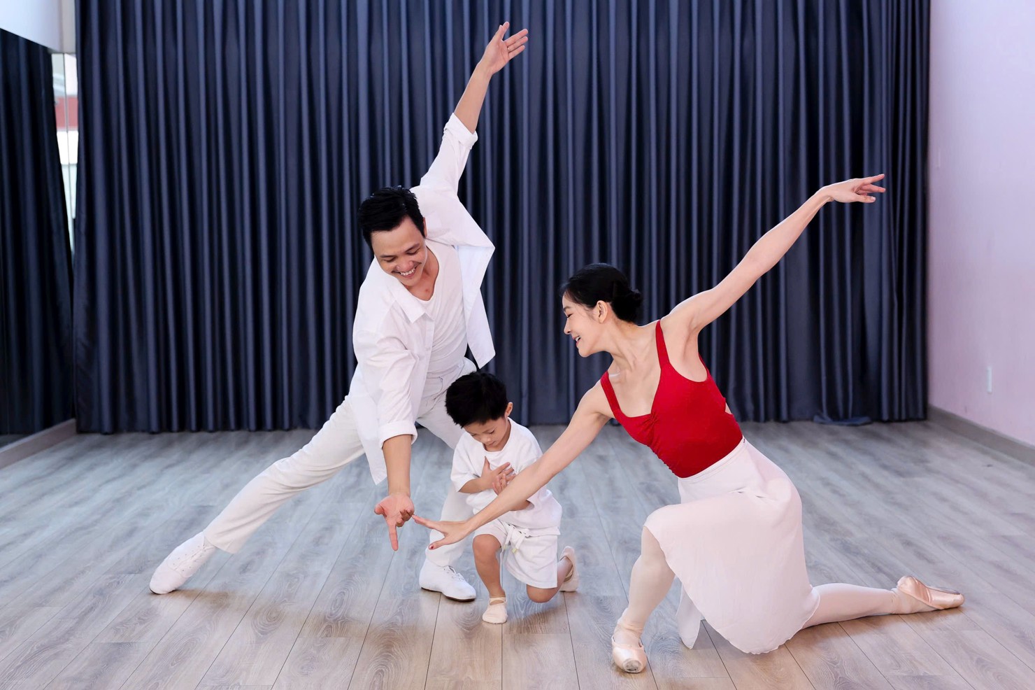 Gia đình nhỏ hạnh phúc của NSƯT Trần Hoàng Yến và nghệ sĩ múa Phan Thái Bình.