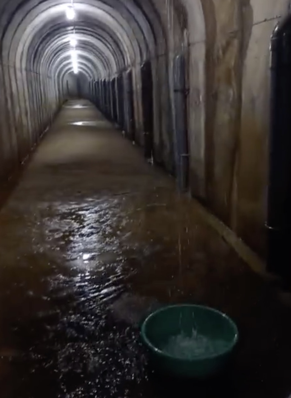 Hình ảnh vết nứt trên thân đập cũng đã được người dân lan truyền trên mạng xã hội, gây lo ngại trong cộng đồng. Ảnh: Huỳnh Hải