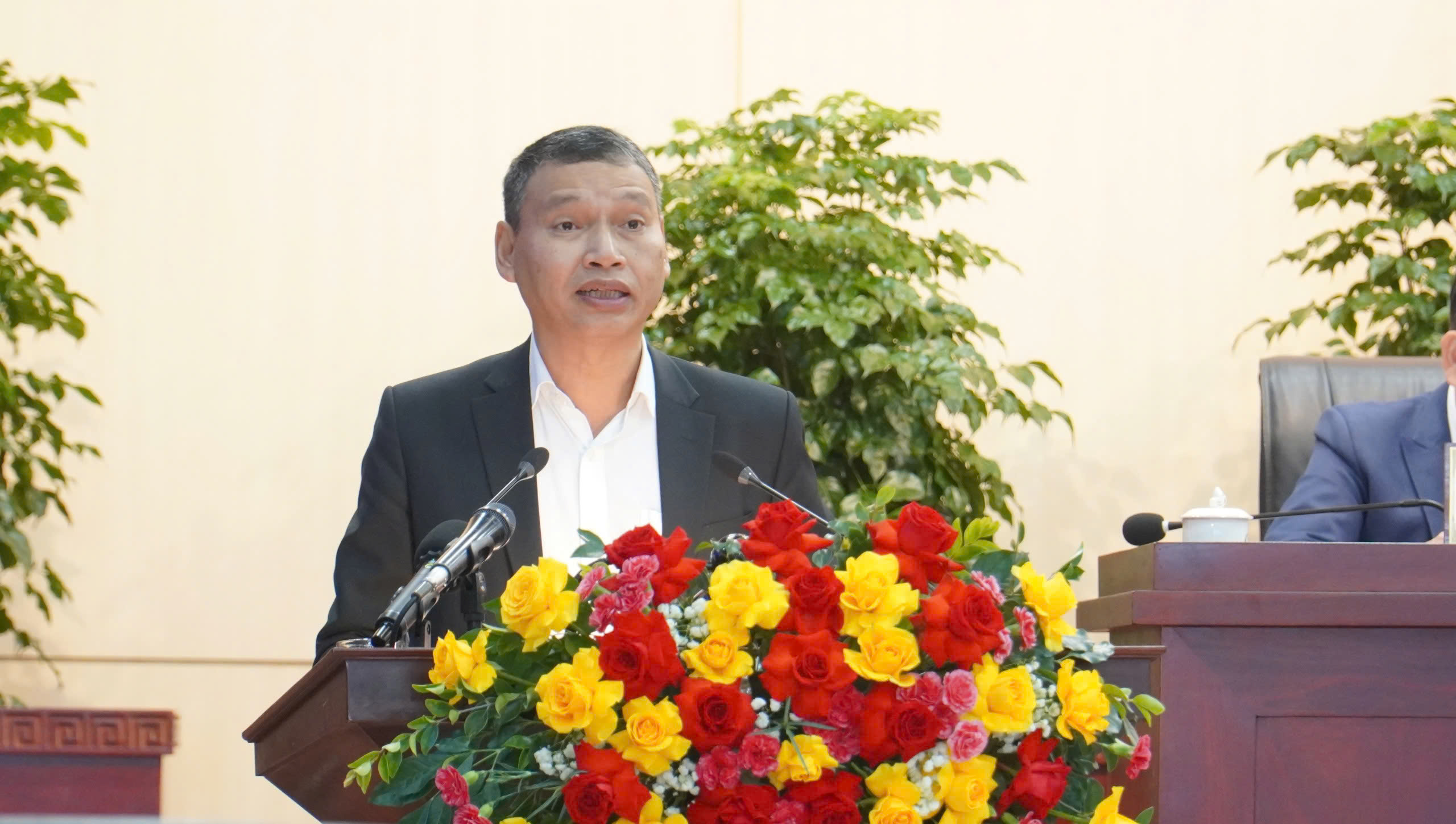 Ông Hồ Kỳ Minh - Phó Chủ tịch UBND TP Đà Nẵng phát biểu tại kỳ họp. Ảnh: Trần Thi