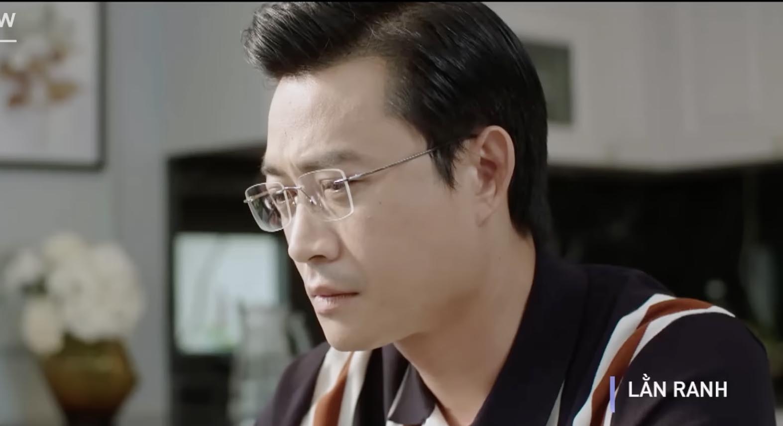 Triển nhắn nhủ Khắc nên ít gặp cấp trên vào thời điểm này. Ảnh: VFC.