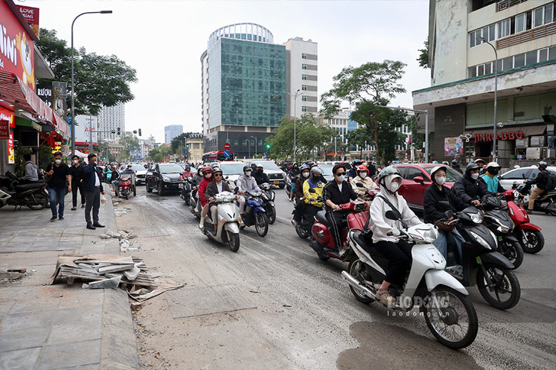 xnes vỉa hè huiynhf thúc kháng