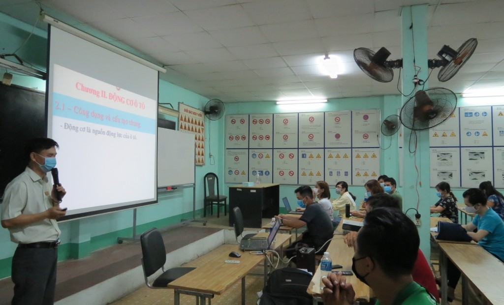 TP. Hồ Chí Minh: Nỗ lực hỗ trợ người lao động thất nghiệp có nghề