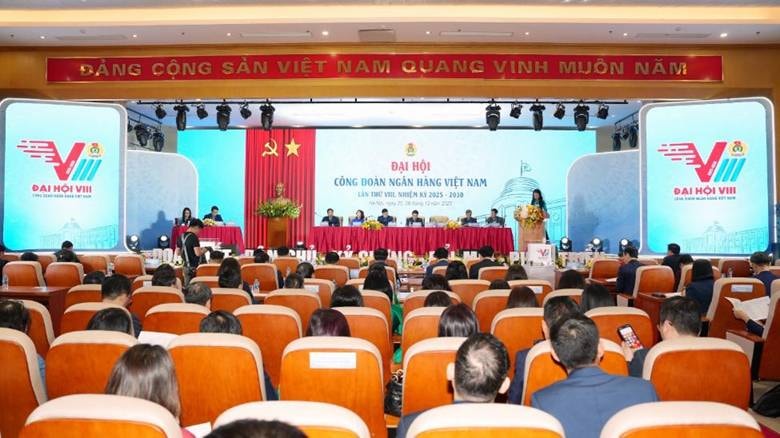 A group of people in a room AI-generated content may be incorrect.