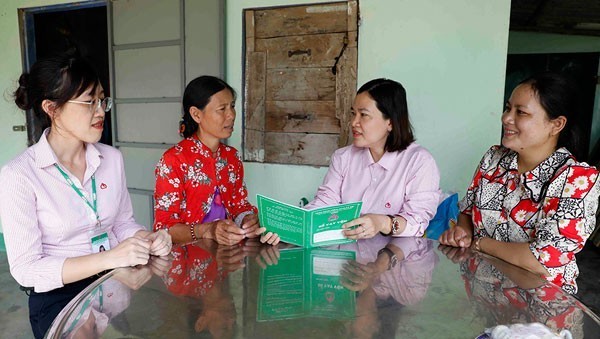 NHCSXH giảm lãi suất cho vay đối với khách hàng vay vốn bị ảnh hưởng NHCSXH giảm lãi suất cho vay đối với khách hàng vay vốn bị ảnh hưởng