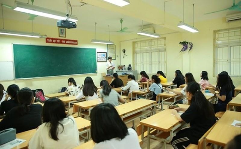 Luật Nhà giáo có hiệu lực từ năm 2026, quy định những điều giáo viên không được làm và kèm theo đó, là các mức xử lí với giáo viên vi phạm quy định. Ảnh: Vân Trang