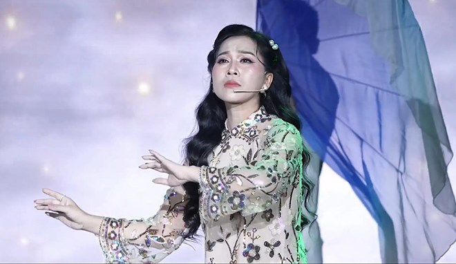 Hồng Phượng lên tiếng về thông tin show lỗ, khán giả không vào xem được