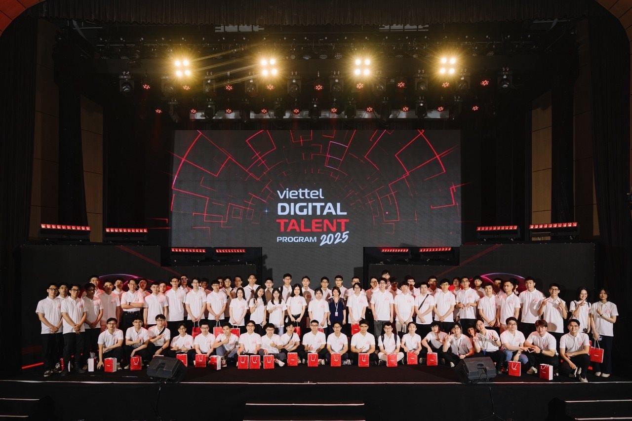 viettel-digital-talent-den-nay-da-dua-hon-400-sinh-vien-tro-thanh-nhan-su-chinh-thuc-cua-viettel.jpeg