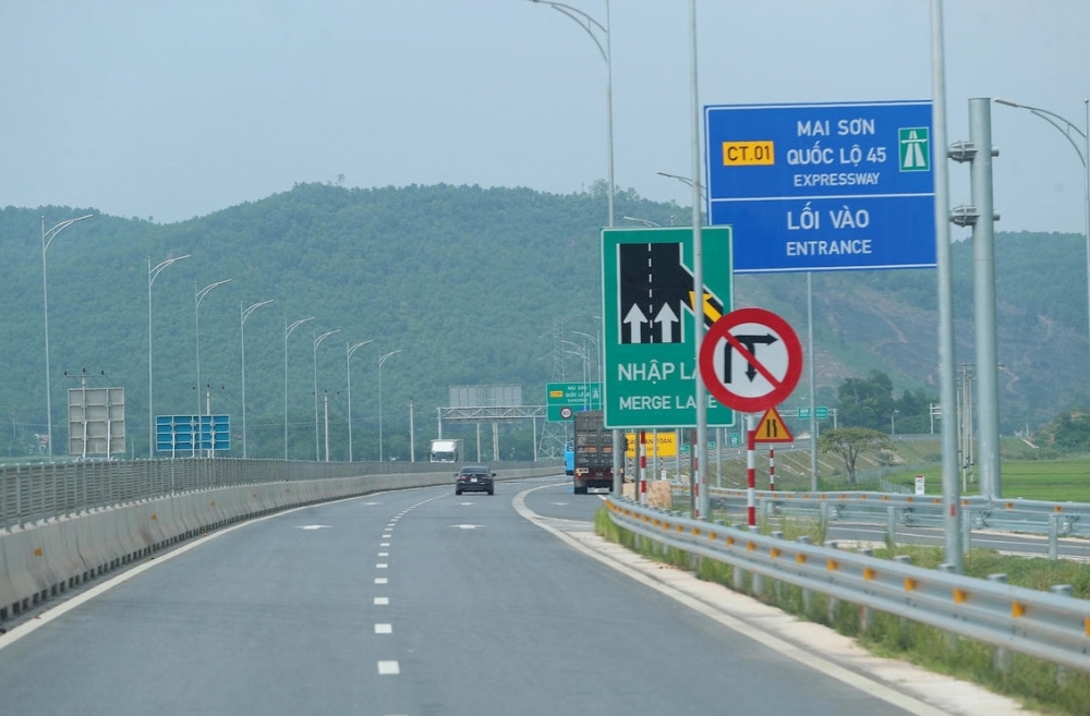 Chấp thuận mức thu phí sử dụng đường bộ trên 5 tuyến cao tốc Chấp thuận mức thu phí sử dụng đường bộ trên 5 tuyến cao tốc