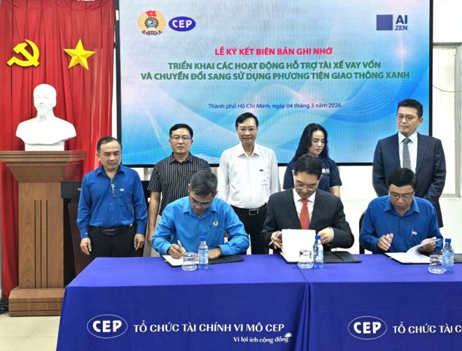 Hỗ trợ nghiệp đoàn viên xe ôm chuyển đổi xanh