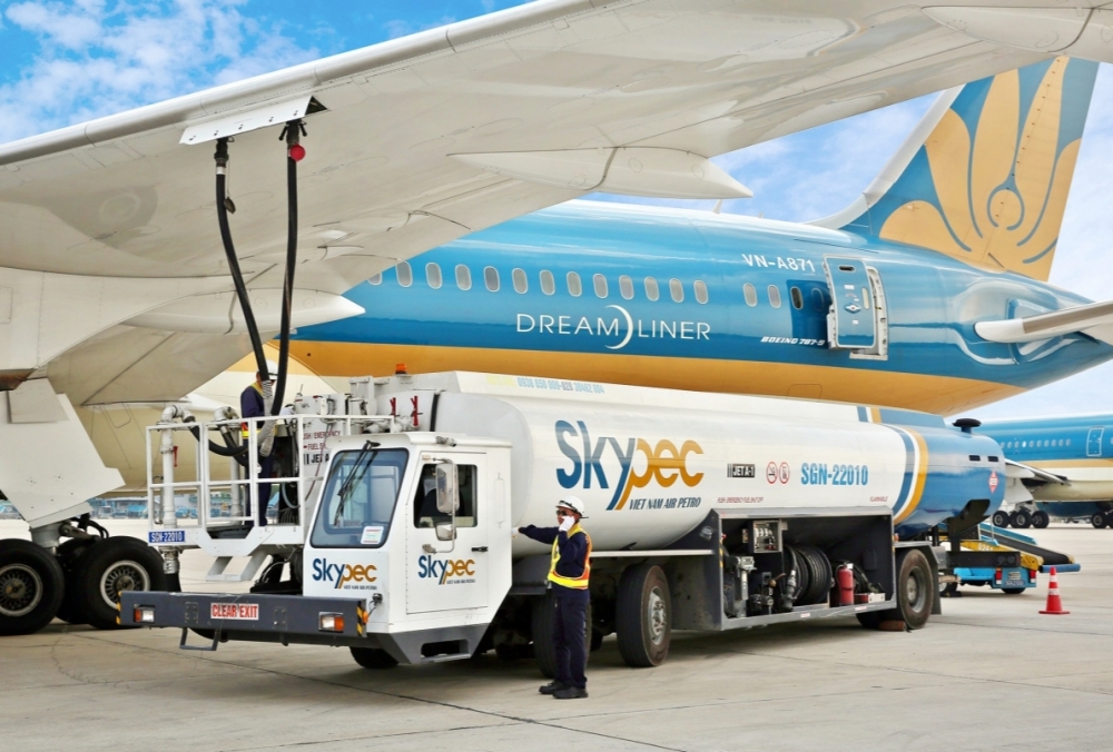 Giá nhiên liệu tăng cao: Kiến nghị giải pháp cấp bách hỗ trợ hoạt động hàng không Giá nhiên liệu tăng cao: Kiến nghị giải pháp cấp bách hỗ trợ hoạt động hàng không