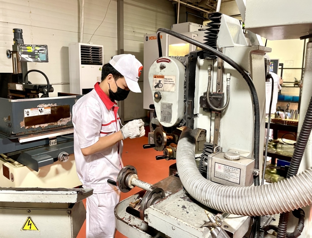 Phát triển công nghiệp hỗ trợ gắn với hạ tầng khu công nghiệp chuyên sâu Phát triển công nghiệp hỗ trợ gắn với hạ tầng khu công nghiệp chuyên sâu