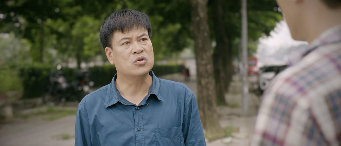 Vi Minh cãi nhau với bố. Ảnh: VFC.