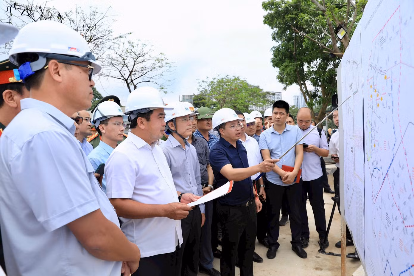 Bí thư Hà Nội Trần Đức Thắng thúc tiến độ dự án khẩn cấp chống úng ngập- Ảnh 1.