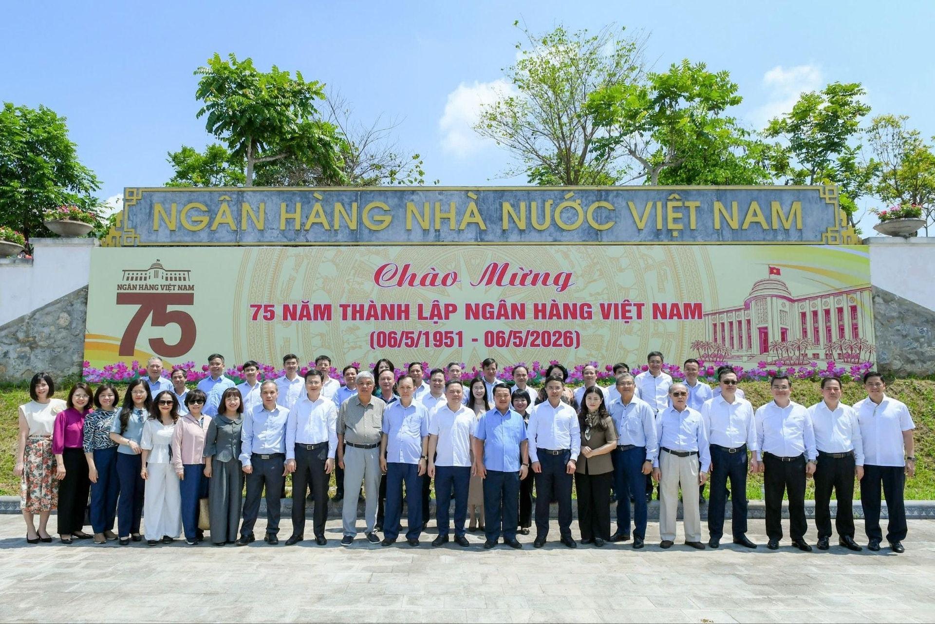 5.5-nganh-ngan-hang-tri-an-coi-nguon-tiep-buoc-truyen-thong-75-nam-hao-hung-xay-dung-va-phat-trien.jpg