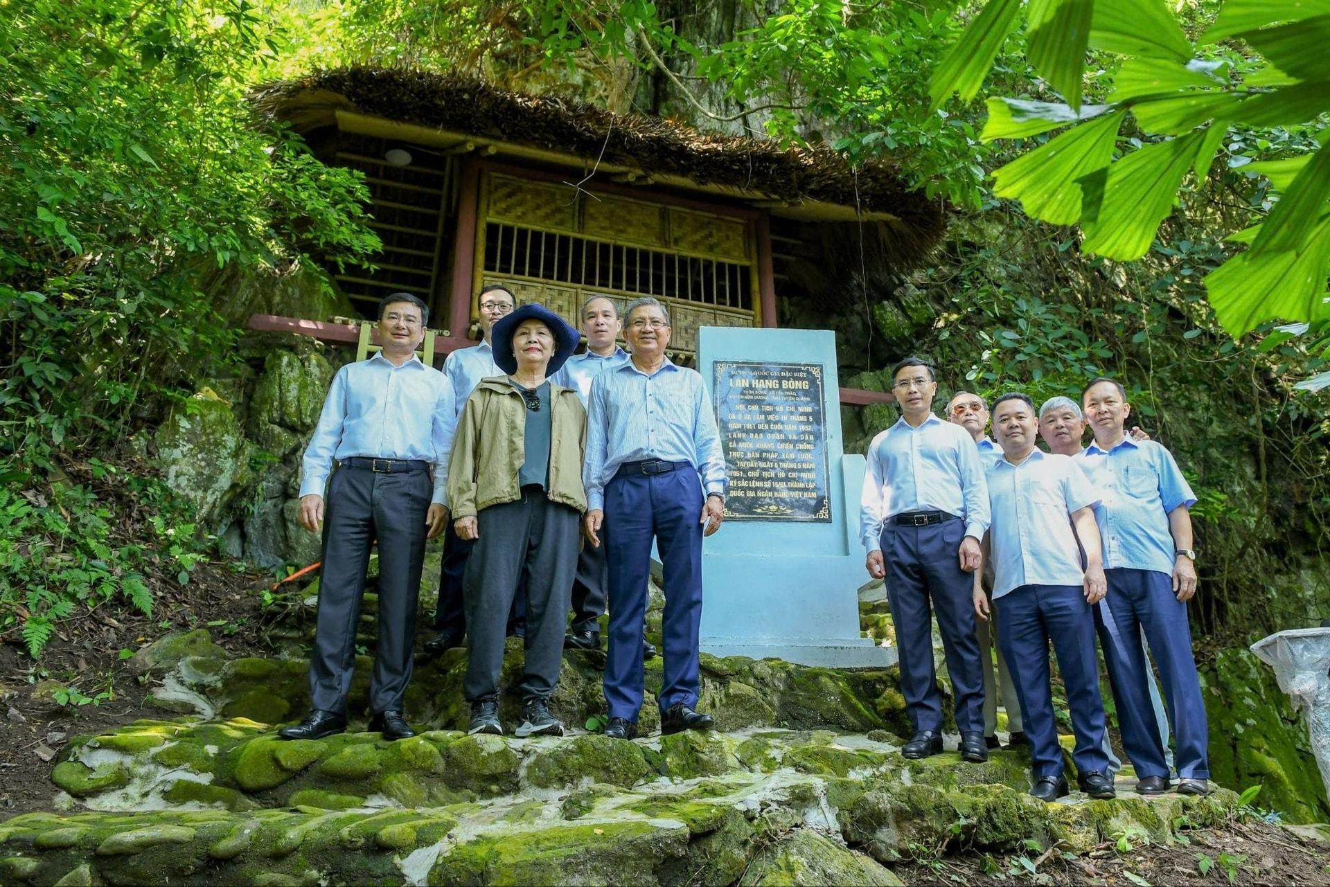 5.5-4-nganh-ngan-hang-tri-an-coi-nguon-tiep-buoc-truyen-thong-75-nam-hao-hung-xay-dung-va-phat-trien.jpg
