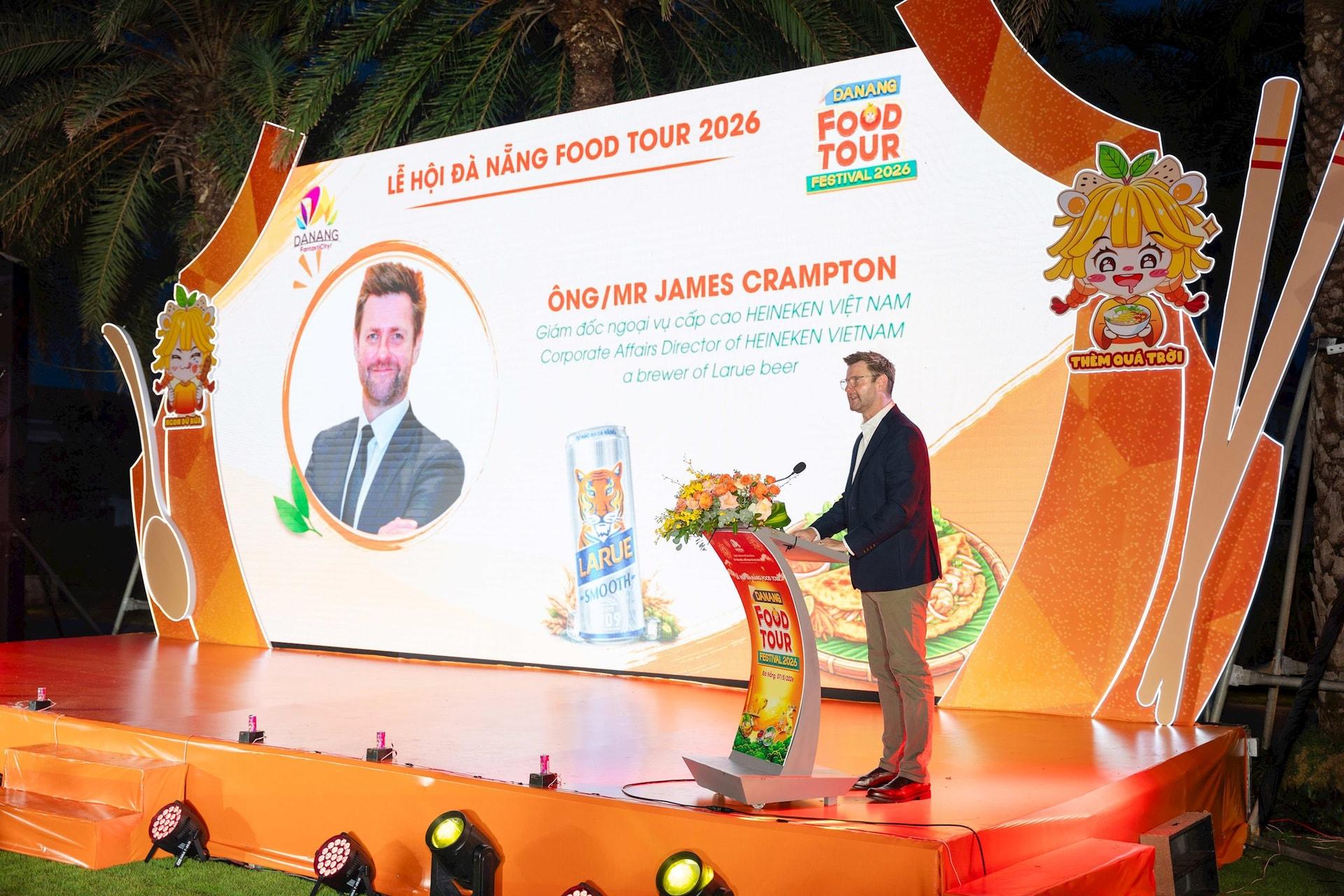 ong-james-crampton-giam-doc-ngoai-vu-cap-cao-heineken-viet-nam-chia-se-ve-hanh-trinh-larue-thuong-hieu-bia-thuoc-heineken-viet-nam-dong-hanh-cung-thanh-pho-tai-le-hoi-da-nang-food-tour-2026_03.jpg