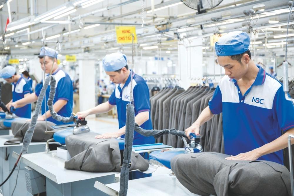 FDI tiếp tục là động lực quan trọng của tăng trưởng FDI tiếp tục là động lực quan trọng của tăng trưởng