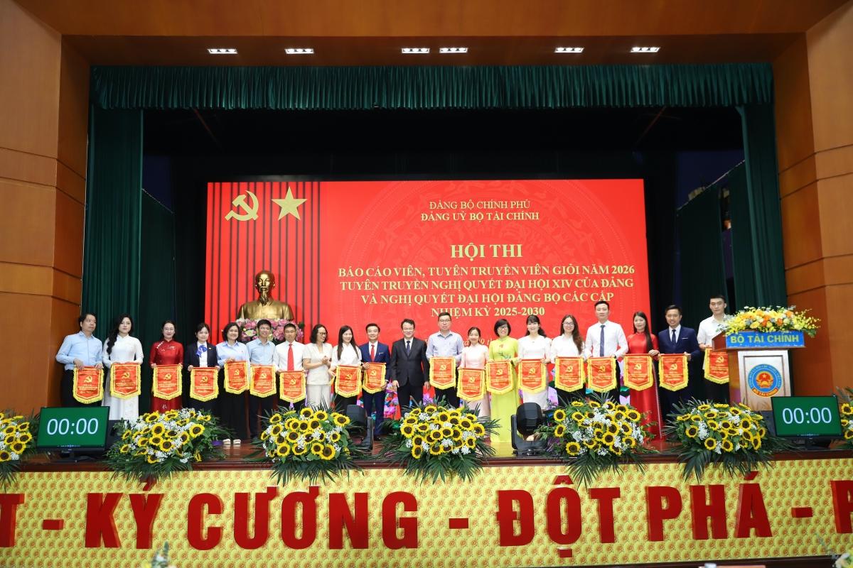 Đảng bộ Bộ Tài chính nâng cao chất lượng tuyên truyền qua Hội thi báo cáo viên giỏi Đảng bộ Bộ Tài chính nâng cao chất lượng tuyên truyền qua Hội thi báo cáo viên giỏi