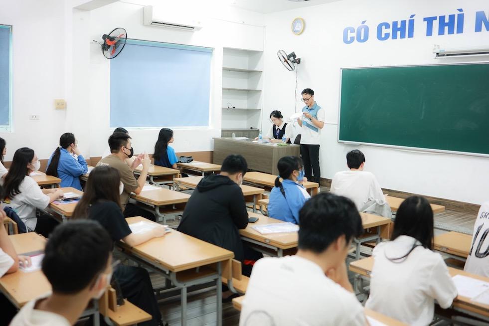 Bộ GDĐT đề xuất, sinh viên tốt nghiệp loại xuất sắc, giỏi vi phạm các quy định về liêm chính học thuật, liêm chính khoa học sẽ bị hạ 1 bậc. Ảnh: Hải Nguyễn