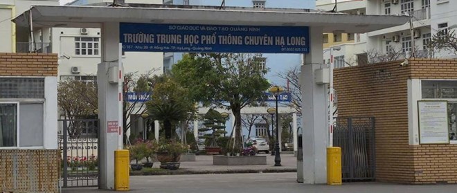 Chiều 22.6, học sinh Quảng Ninh làm thủ tục thi vào lớp 10
