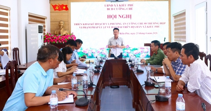 Ban chỉ đạo cưỡng chế xã Kiều Phú tổ chức hội nghị triển khai công tác tổ chức cưỡng chế đối với 8 trường hợp vi phạm đất đai. Ảnh: UBND xã Kiều Phú