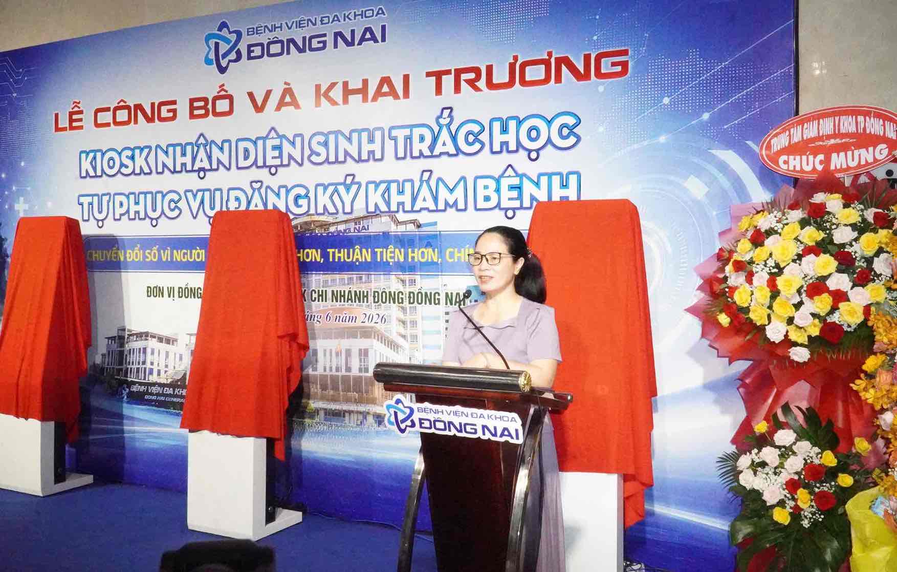 Giám đốc Sở Y tế TP Đồng Nai Đỗ Thị Nguyễn phát biểu tại lễ. Ảnh: HAC
