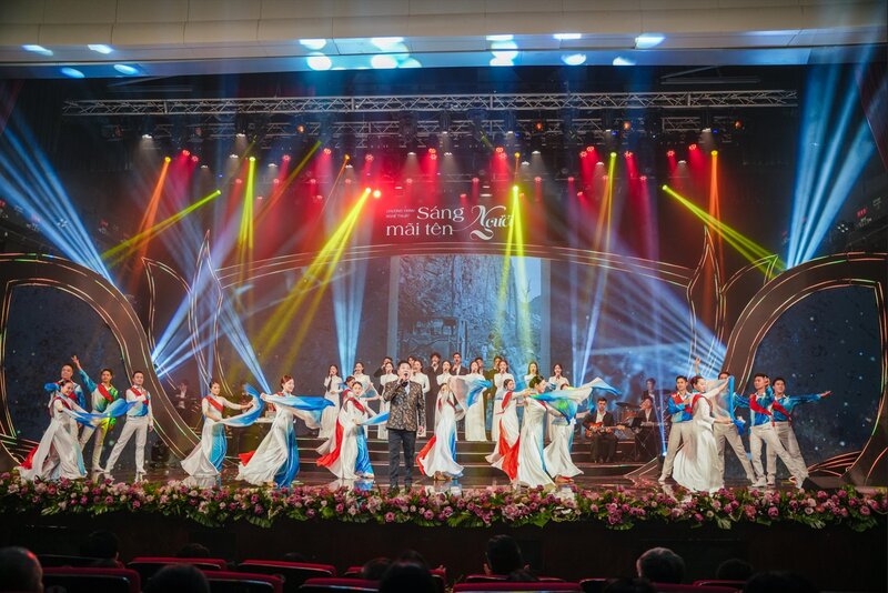 Ngày 24.11 hàng năm là “Ngày văn hóa Việt Nam“,
