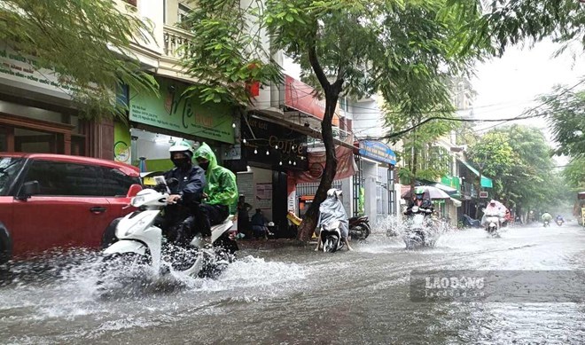 2 tỉnh thành có mưa to, cảnh báo thời tiết nguy hiểm trong 6 giờ tới