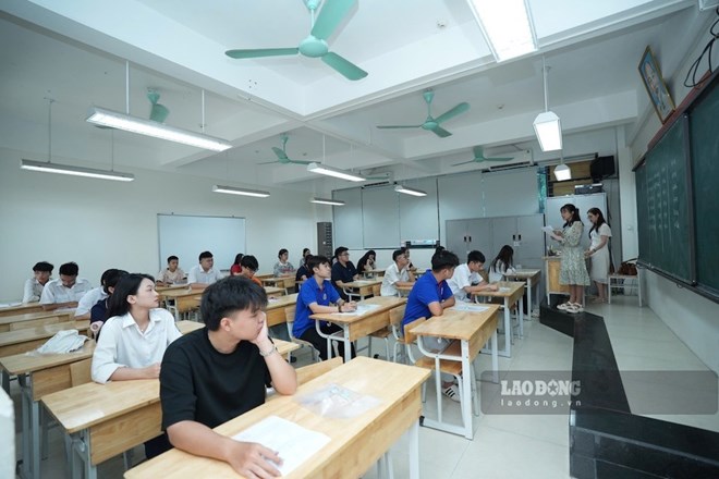Ý kiến trái chiều về đề xuất tách kỳ thi tốt nghiệp khỏi xét tuyển đại học