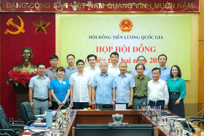 Tổng Liên đoàn Lao động Việt Nam giữ nguyên đề xuất tăng lương tối thiểu vùng 8,5-9,8%