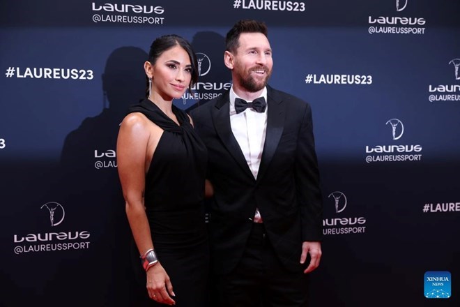 Vợ Messi bật khóc trong khoảnh khắc Messi kiến tạo giúp Argentina có bàn gỡ