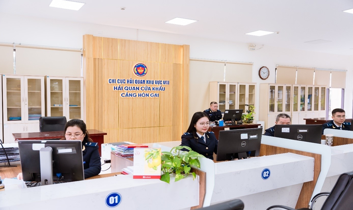 Đột phá cải cách hành chính, mở rộng không gian phát triển cho doanh nghiệp hành chính