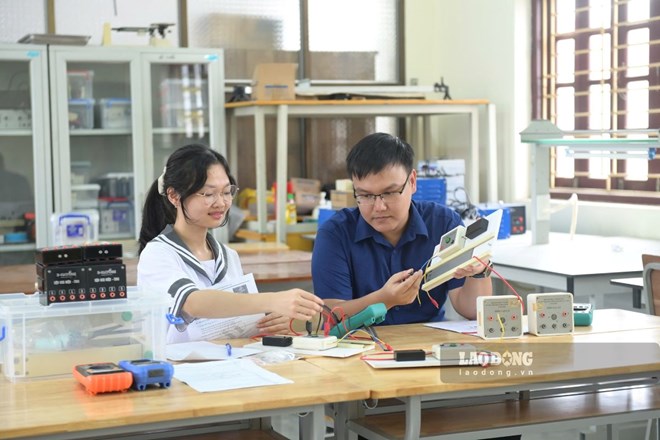 Nữ sinh đoạt HCV Olympic Vật lý, niềm tự hào không chỉ riêng Ninh Bình