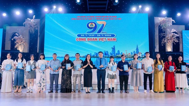Tuyên dương 425 công nhân lao động xuất sắc