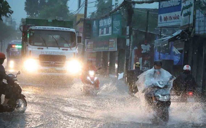 Dự báo các tỉnh thành mưa dông chiều và đêm nay, có nơi mưa to trên 80mm