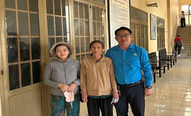 Doanh nghiệp nợ bảo hiểm xã hội, 8 lao động khốn khó