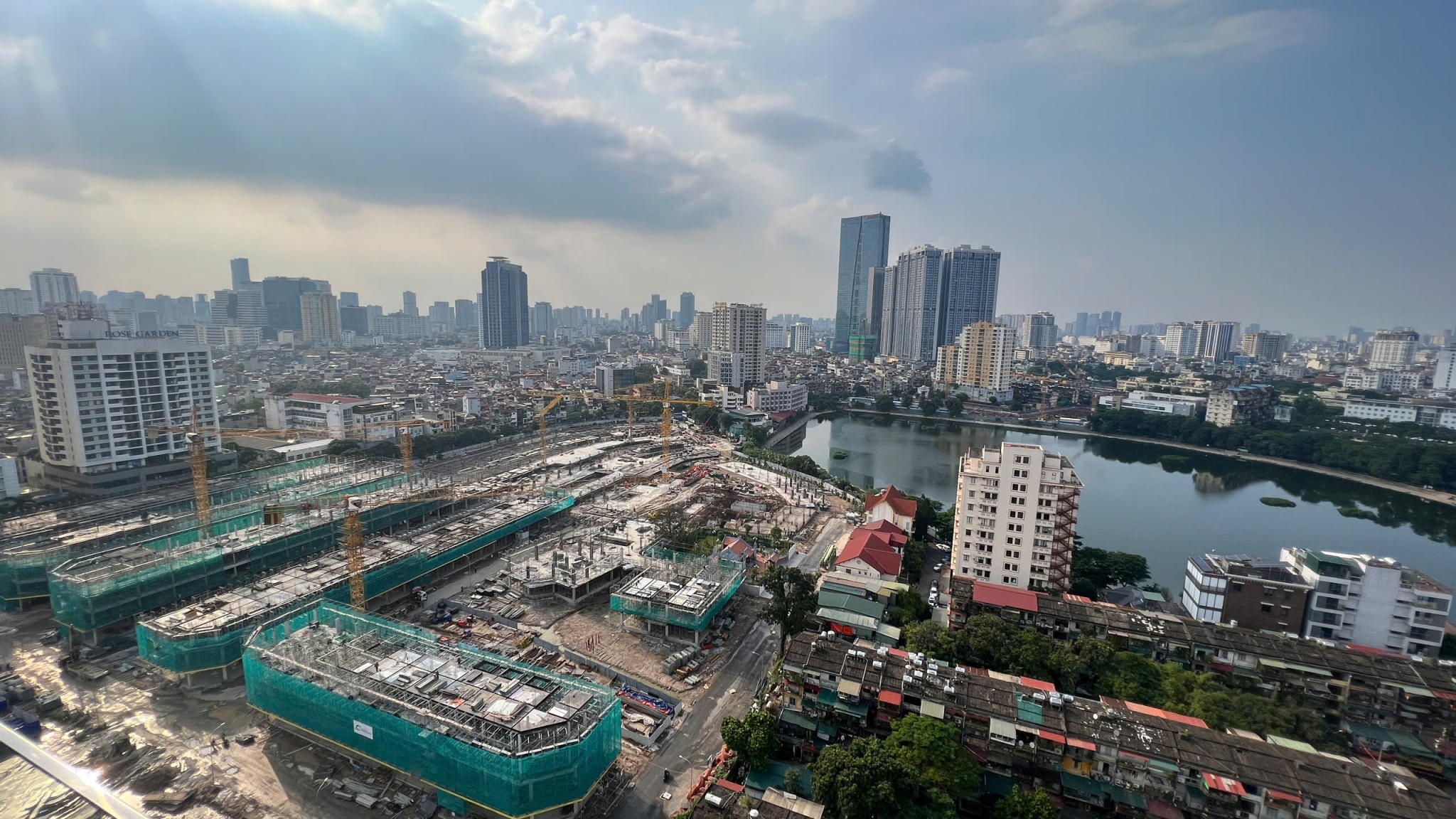 Cứ 10 căn hộ mở bán mới có gần 8 căn thuộc phân khúc cao cấp, sang và siêu sang