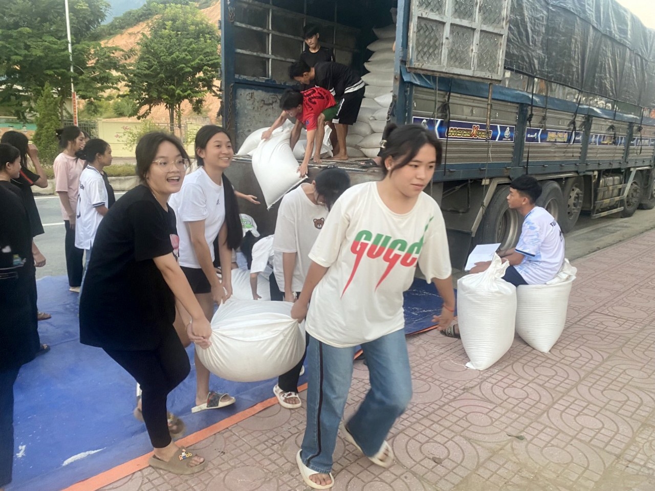 Bài 1: Tô đậm truyền thống vẻ vang, xây dựng ngành Dự trữ Nhà nước phát triển vững mạnh