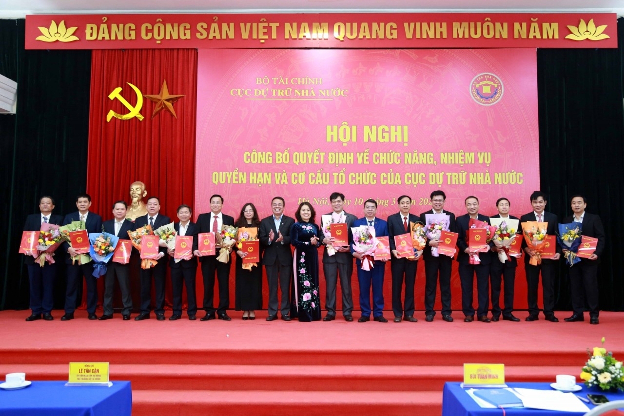 Bài 1: Tô đậm truyền thống vẻ vang, xây dựng ngành Dự trữ Nhà nước phát triển vững mạnh