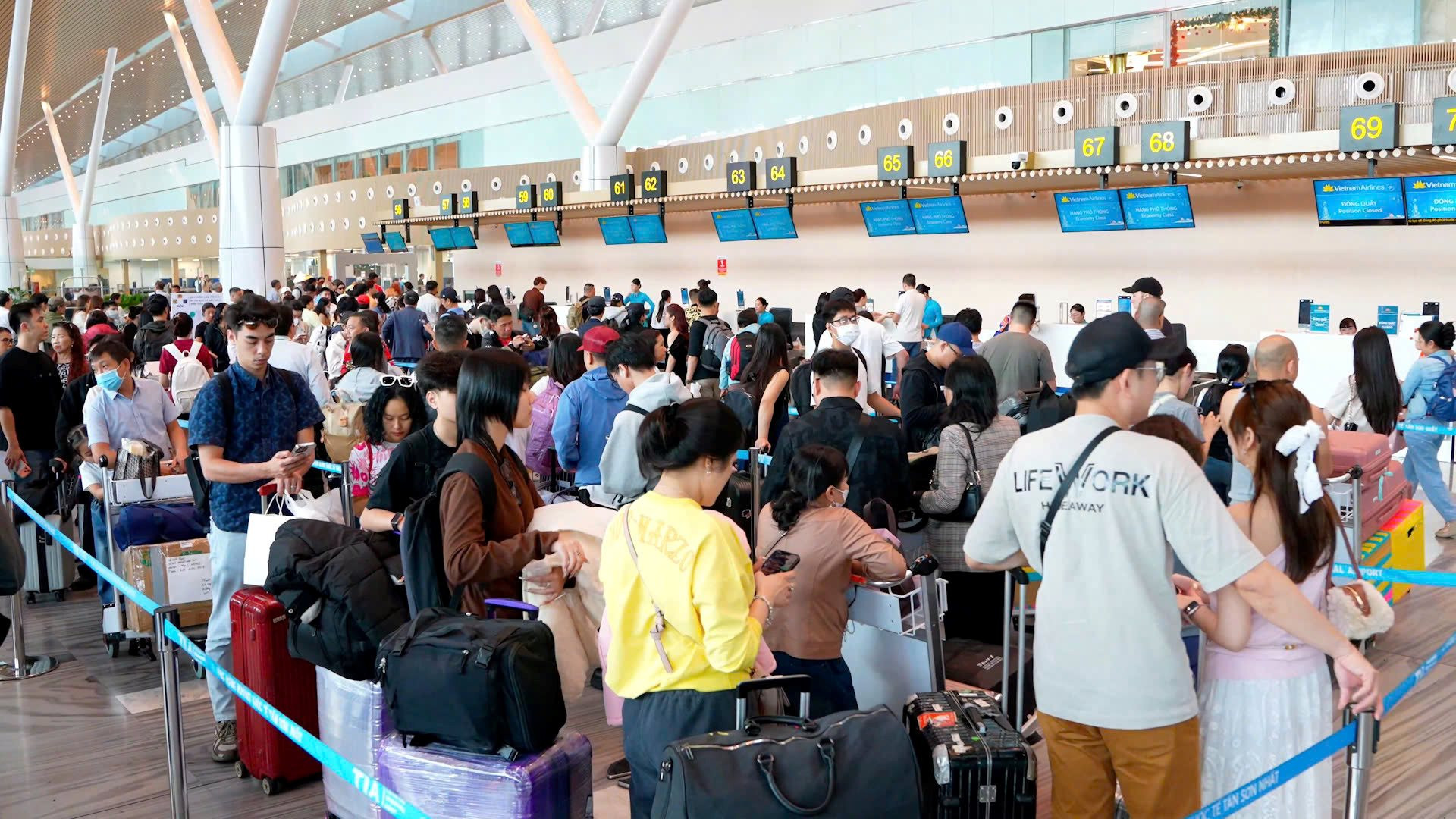 1.-vietnam-airlines-tang-them-60-nghin-cho-nang-tong-tai-cung-ung-dip-quoc-khanh-2_9-len-gan-725-nghin-cho-tren-toan-mang-bay..jpg