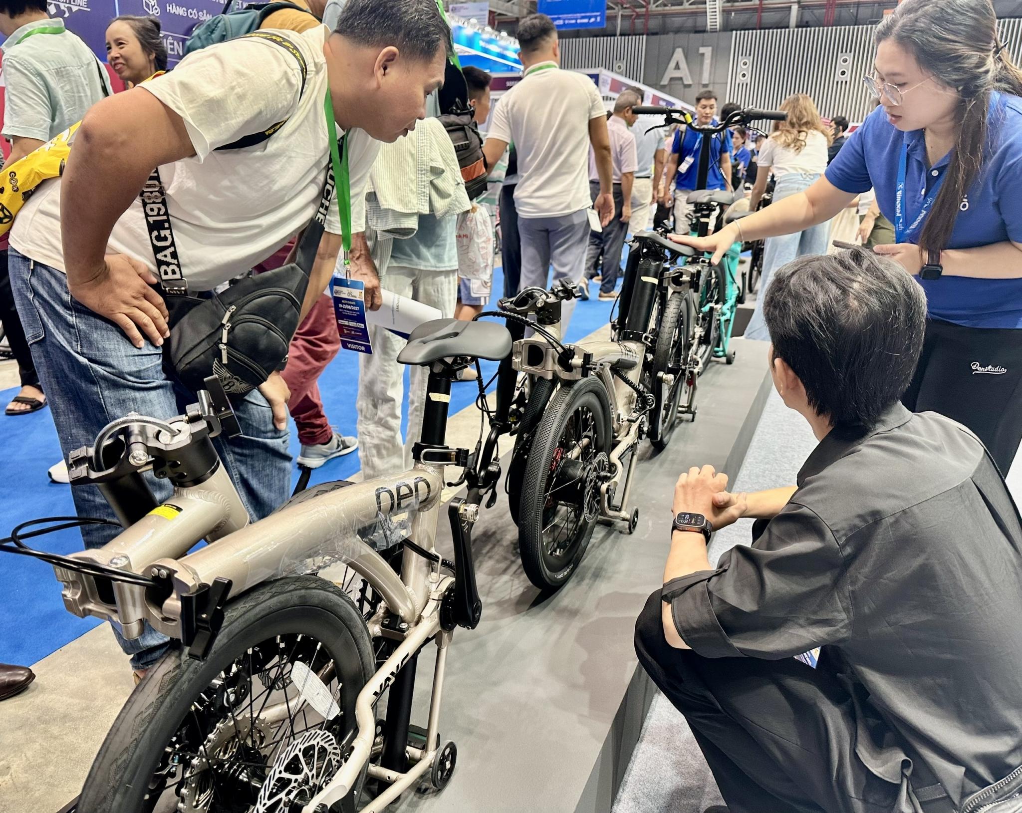 Hơn 400 doanh nghiệp kết nối phát triển thị trường xe hai bánh, thể thao tại Việt Nam Hơn 400 doanh nghiệp kết nối phát triển thị trường xe hai bánh, thể thao tại Việt Nam