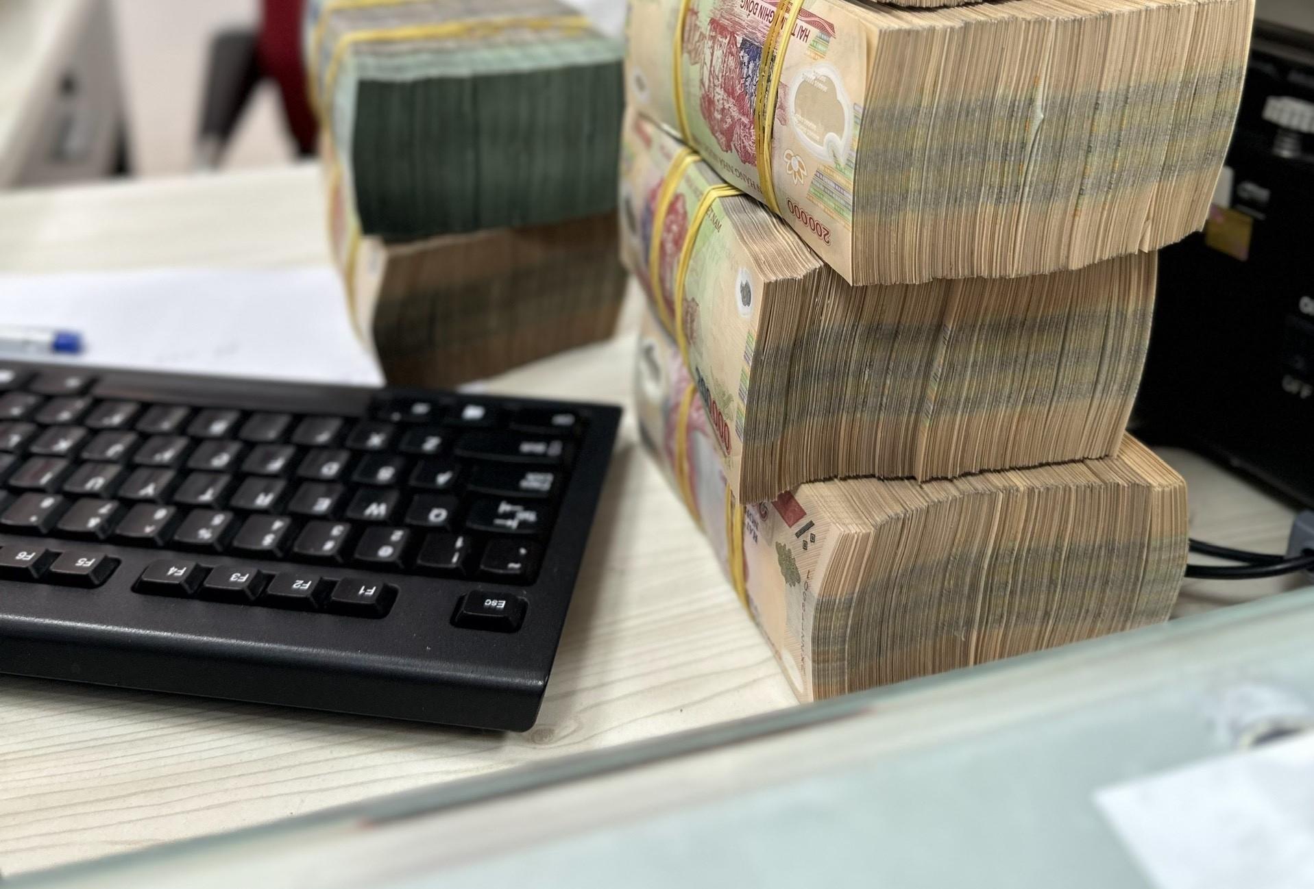 Nợ công an toàn, thêm dư địa cho tăng trưởng 2 con số Nợ công an toàn, thêm dư địa cho tăng trưởng 2 con số