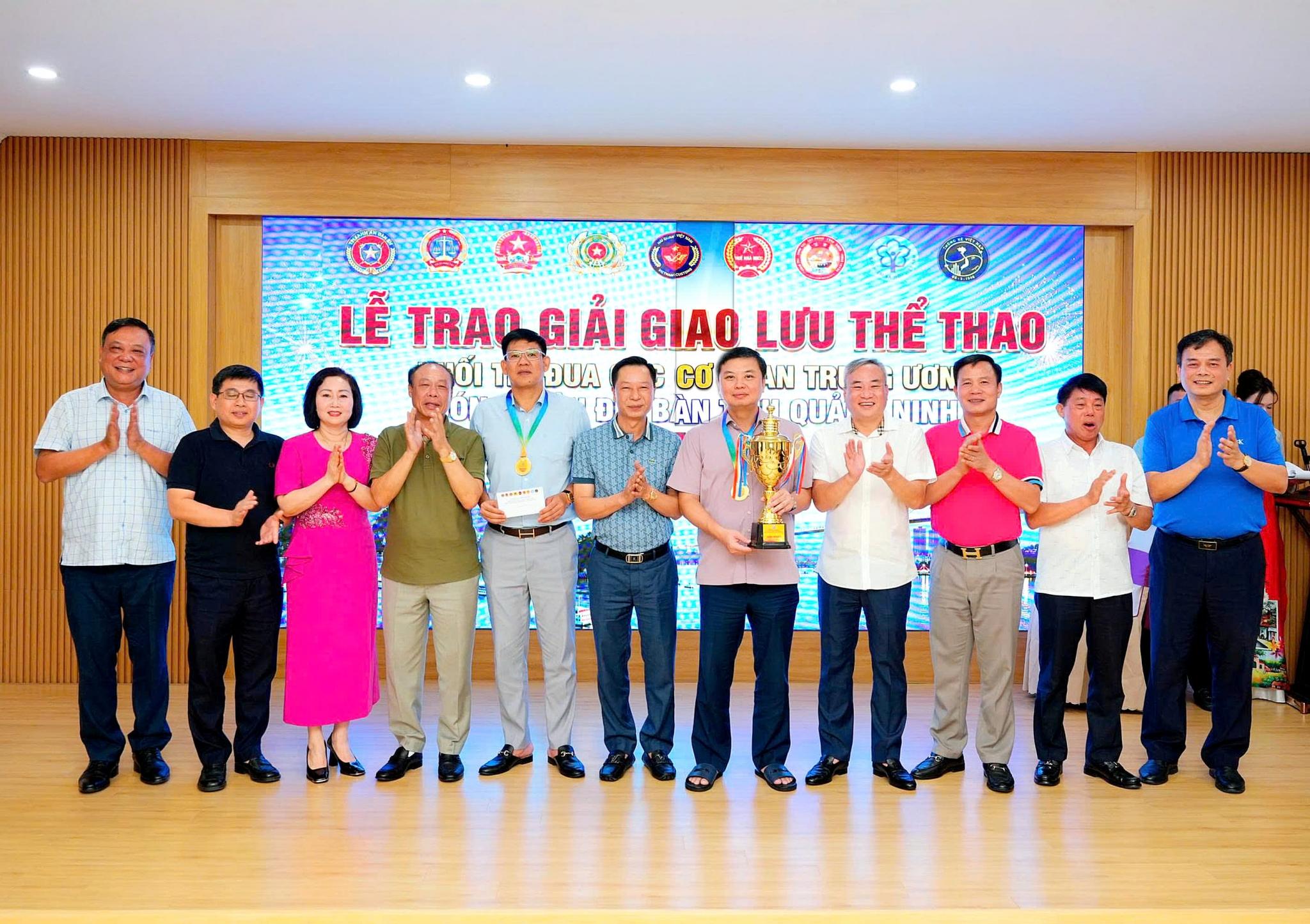 Sôi nổi tranh tài, gắn kết các cơ quan Trung ương tại Quảng Ninh Sôi nổi tranh tài, gắn kết các cơ quan Trung ương tại Quảng Ninh