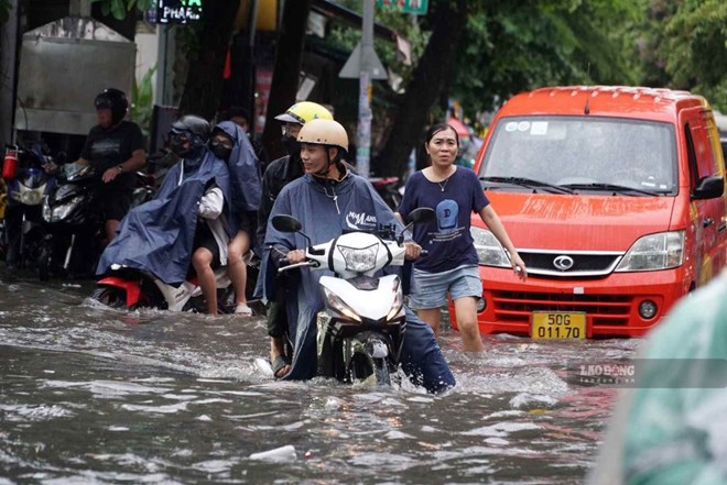 Nam Bộ hôm nay mưa dông tăng mạnh, miền Đông có nơi mưa to