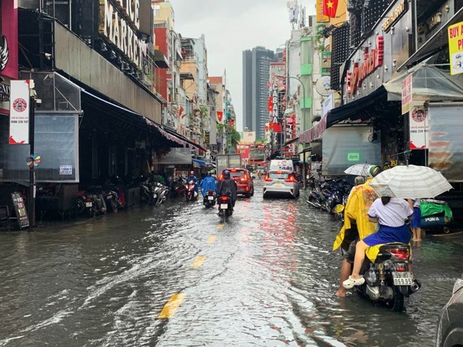 Mưa còn xảy ra diện rộng ở Nam Bộ nhưng thu hẹp dần vào cuối tuần