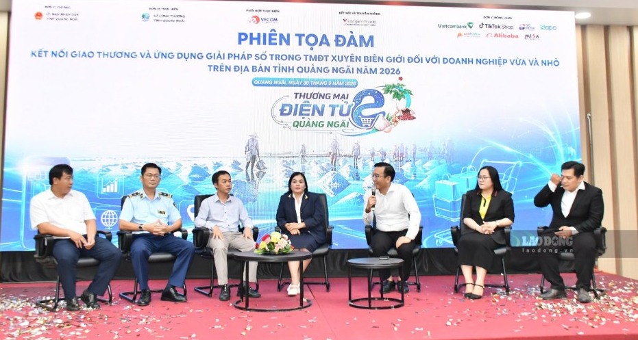 Các đại biểu tham gia phiên tọa đàm tại hội nghị. Ảnh: Viên Nguyễn