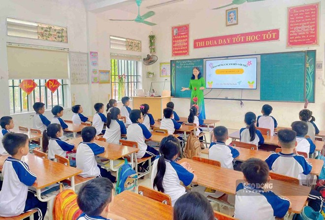 Chính phủ yêu cầu điều chỉnh quy định về chế độ làm việc, định mức giáo viên