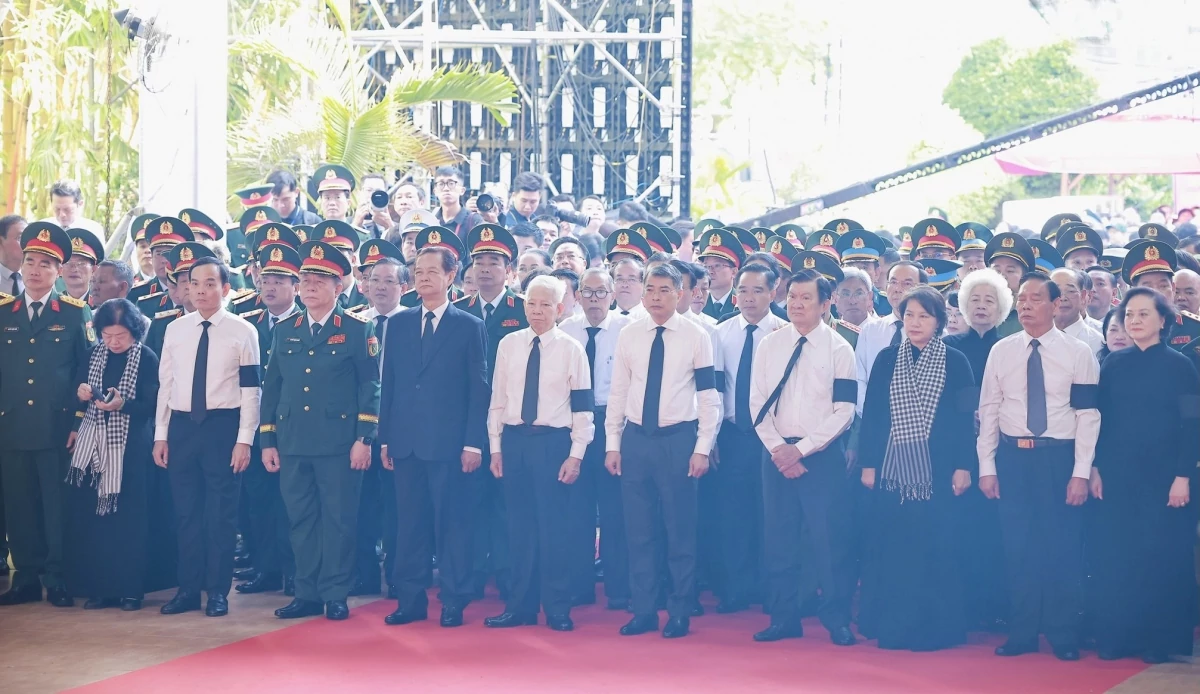 TP. Hồ Chí Minh: Trang nghiêm lễ viếng, truy điệu và an táng các anh hùng liệt sĩ TP. Hồ Chí Minh: Trang nghiêm lễ viếng, truy điệu và an táng các anh hùng liệt sĩ