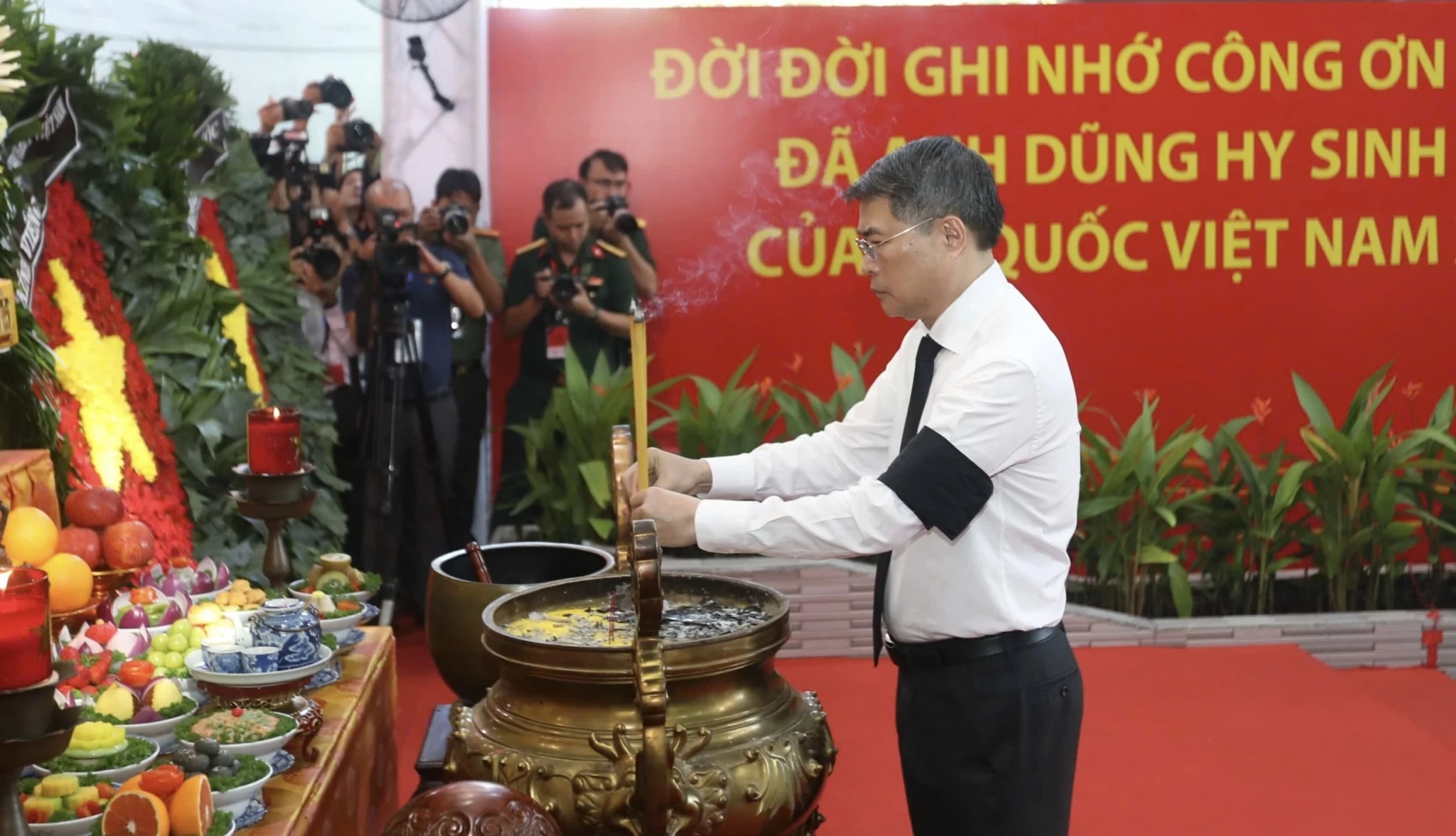 TP. Hồ Chí Minh: Trang nghiêm lễ viếng, truy điệu và an táng các anh hùng liệt sĩ TP. Hồ Chí Minh: Trang nghiêm lễ viếng, truy điệu và an táng các anh hùng liệt sĩ