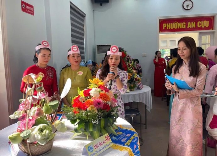 Công đoàn phường An Cựu tổ chức hội thi cắm hoa chào mừng ngày 20.10